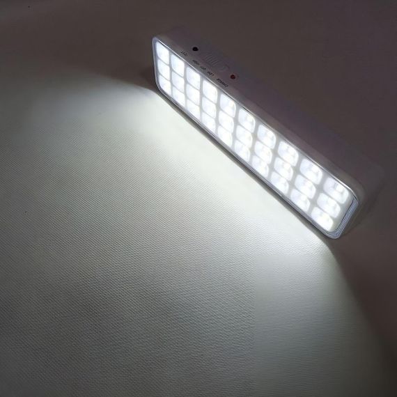 Аварійний ліхтар на акумуляторі 1200 мАг, з USB-зарядкою, 30 LED, KD-630 / Світлодіодна акумуляторна лампа | Зображення 5