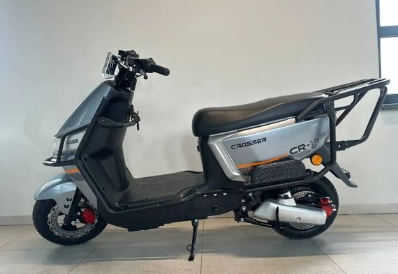 Електроскутер Crosser CR-13 Pro LFP 2000W 76.8V 30Ah, LiFePO4, до 75 км, 65 км/год, знімний акумулятор Сірий | Зображення 1