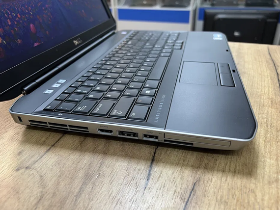 Ноутбук для роботи Dell Latitude 5530 15.6" HD intel i3 3110M/8gb/500Gb HDD | Зображення 2