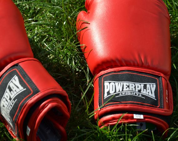 Боксерські рукавиці PowerPlay 3004 Classic Червоні 10 унцій | Зображення 9