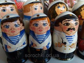 Сувенір "Матрьошка" одеські персонажі , "рибак Костя" п'ятірка , ручна робота , береза