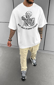 Футболка з мерчем