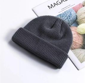 Коротка шапка в'язана міні біні графітовий