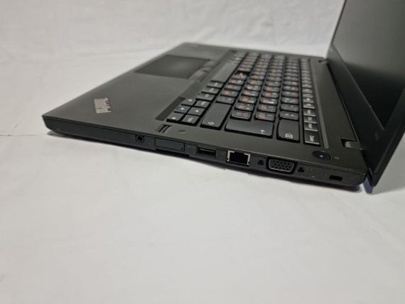 Ноутбук Б-класс Lenovo ThinkPad T450 / 14" (1366x768) TN / Intel Core i5-5300U (2 (4) ядра по 2.3 - 2.9 GHz) / 8 GB DDR3 / 240 GB SSD / Intel HD Graphics 5500 / WebCam / Два АКБ б/у | Зображення 4