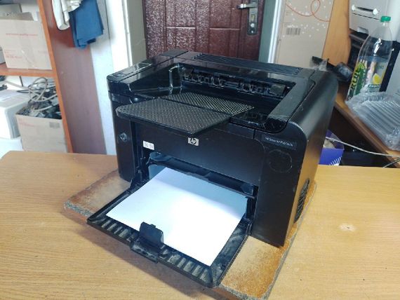 Принтер HP LaserJet Pro P1606dn / лазерная монохромная печать / 600x600 dpi / A4 / 25 стр/мин / USB 2.0, Ethernet / Дуплекс б/у | Зображення 1