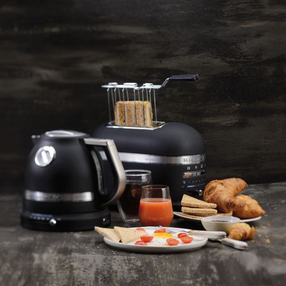 Електрочайник KitchenAid Artisan 5KEK1522EBK, чавун | Зображення 2