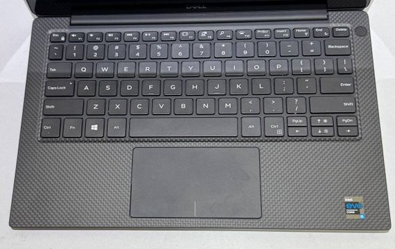 Ультрабук Dell XPS 13 9305 / 13.3" (1920x1080) IPS Touch / Intel Core i5-1135G7 (4 (8) ядра по 2.4 - 4.2 GHz) / 8 GB DDR4 / 256 GB SSD / Intel Iris Xe Graphics / WebCam б/у | Зображення 2