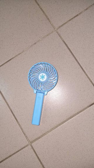УЦЕНКА! Вентилятор ручной mini FAN. Портативный мини вентилятор с USB (Нет упаковки 3030) | Зображення 1