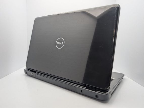 Ноутбук Dell Inspiron N7110 / 17.3" (1600x900) TN / Intel Core i3-2350M (2 (4) ядра по 2.3 GHz) / 8 GB DDR3 / 1000 GB HDD / Intel HD Graphics 3000 / WebCam / DVD-ROM б/у | Зображення 7