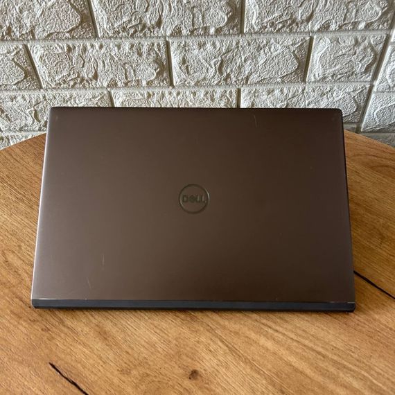 Ультрабук Б-класс Dell Vostro 5402 / 14" (1920x1080) IPS / Intel Core i5-1135G7 (4 (8) ядра по 2.4 - 4.2 GHz) / 8 GB DDR4 / 256 GB SSD NVMe / Intel Iris Xe Graphics / WebCam б/у | Зображення 2
