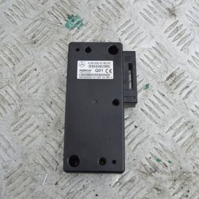 Блок управління телефону Mercedes C-Class W203 2000-2007 Модуль телефону Мерседес в203 A2038205185