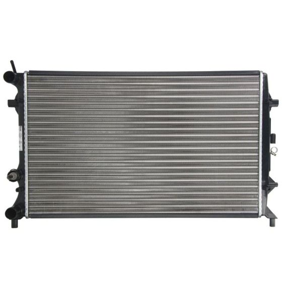 Радіатор охолодження двигуна VOLKSWAGEN PASSAT B7 (362, 365) (10-) 2.5 FSI, NISSENS (65321)