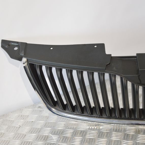 Решітка радіатора Skoda Yeti 2009-2013 дорестайл Решітка переднього бампера Шкода Йеті 5L0853668 | Зображення 1