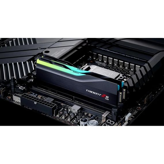 Модуль пам'яті для комп'ютера DDR5 64GB (2x32GB) 6000 MHz Trident Z5 RGB G.Skill (F5-6000J3040G32GX2-TZ5RK) | Зображення 4