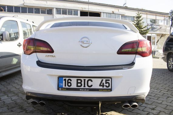Накладка на задній бампер EuroCap (Sedan, ABS) для Opel Astra J 2010-2024 рр | Зображення 1