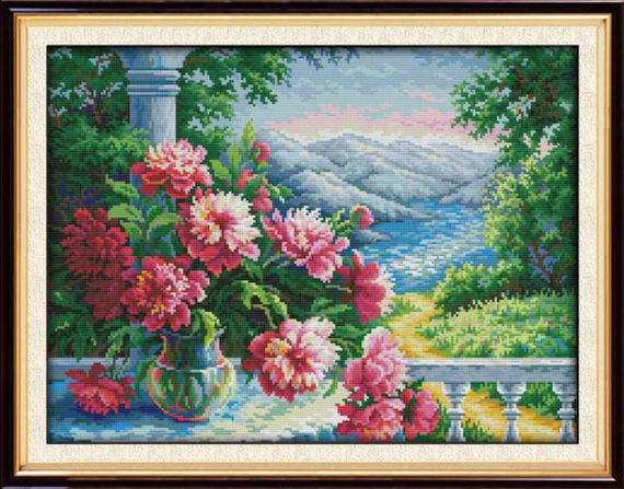 Набор для вышивания по нанесённой на канву схеме  "Vase with distant mountains". AIDA 14CT printed 48*37 см
