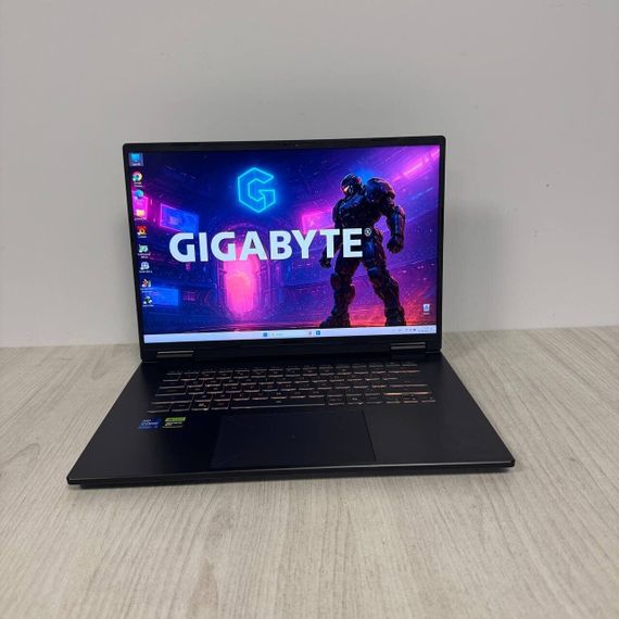 Игровой ноутбук Gigabyte A16 CVH / 16" (1920x1200) IPS / Intel Core i7-13620H (10 (16) ядер по 2.4 - 4.9 GHz) / 16 GB DDR5 / 1000 GB SSD NVMe / nVidia GeForce RTX 5060, 8 GB GDDR7, 128-bit / WebCam б/у | Зображення 1