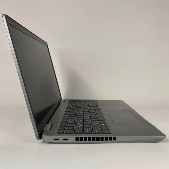 Ноутбук Dell Latitude 5531 / 15.6" (1920x1080) IPS / Intel Core i5-12500H (12 (16) ядер по 3.3 - 4.5 GHz) / 16 GB DDR5 / 256 GB SSD / Intel Iris Xe Graphics eligible / WebCam / HDMI б/в + Подарунок Бездротова миша / USB | Зображення 3