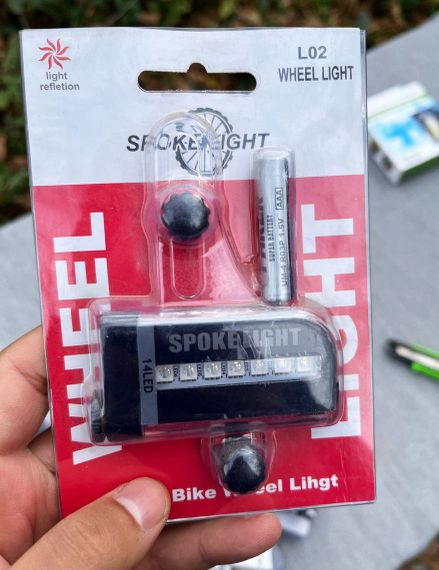 Разноцветная светодиодная вело подсветка колес велосипеда SPOKELIGHT L02 14 RGB LED 30 узоров | Зображення 9