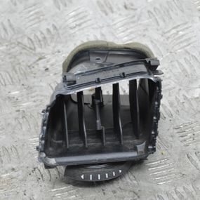 Решітка вентиляції ліва Volkswagen Golf VII 2012-2020 Дефлектор обдува лівий Фольксваген Гольф 7 5G1819703G