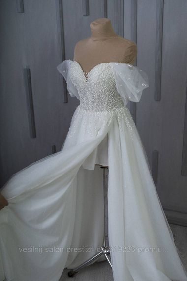 Непишне весільне плаття