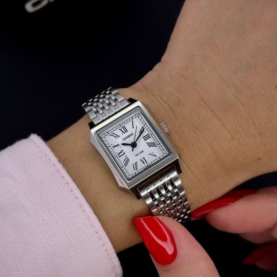 Жіночий годинник Casio LTP-B190D-7B з білим циферблатом та сталевим браслетом | Зображення 2