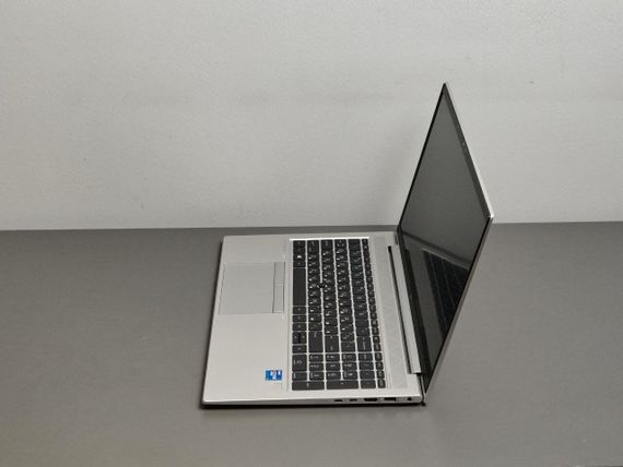 Ультрабук Б-класс HP EliteBook 850 G8 / 15.6" (1920x1080) IPS / Intel Core і7-1185G7 (4 (8) ядра по 3.0 - 4.8 GHz) / 16 GB DDR4 / 512 GB SSD / Intel Iris Xe Graphics / WebCam б/у | Зображення 3