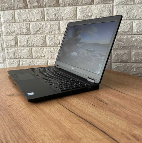 Ноутбук Dell Latitude 5590 15,6" FHD IPS i7 8650U 8Gb SSD 256Gb  Б/В | Зображення 5
