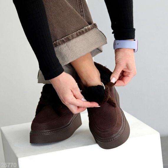 Стильные зимние шоколадные замшевые ботинки на утолщенной подошве | Зображення 8