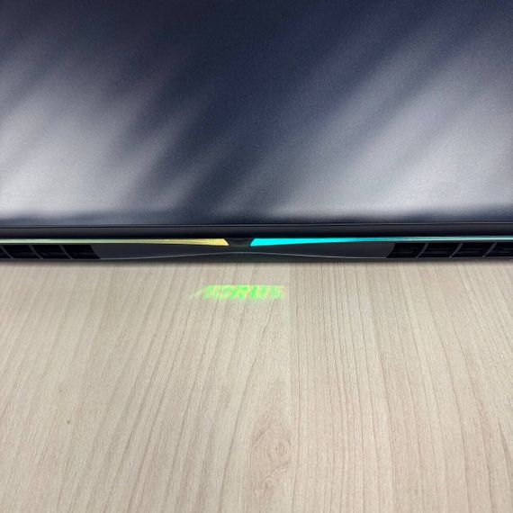 Игровой ноутбук Б-класс Gigabyte Aorus Master 16 BZH / 16" (2560x1600) IPS / Intel Core Ultra 9 275HX (24 ядра по 2.1 - 5.4 GHz) / 32 GB DDR5 / 2000 GB SSD NVMe / nVidia GeForce RTX 5090, 24 GB GDDR7, 256-bit / WebCam б/у | Зображення 7
