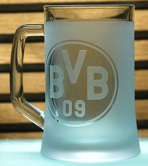 Пивной бокал 670 мл ФК Боруссия Дортмунд Borussia с гравировкой подарок для фаната футбольная кружка | Зображення 2
