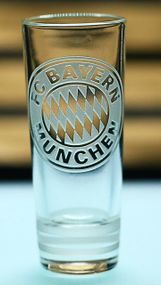Стеклянная рюмка 60мл ФК Bayern München Бавария с гравировкой подарок для фаната футбольный стопка