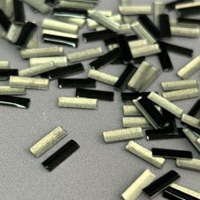 10г - Металлостразы термоклеевые, прямоуголник 3х10 мм - черный
