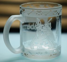 Стеклянная чашка кружка 320 мл с гравировкой Доберман подарок для владельца собаки или ценителя породы