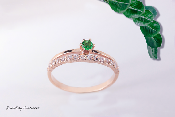 Кольцо из красного золота с зеленым фианитом 17.5 | Зображення 6