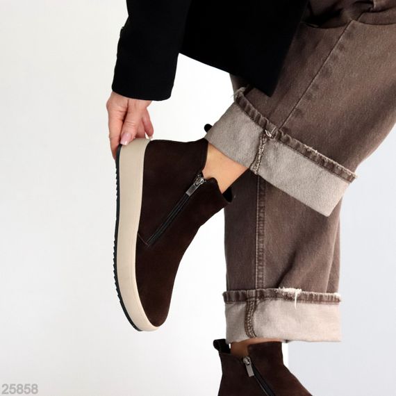 Лаконічні замшеві зимові черевики на дві блискавки колір Шоколад | Зображення 6