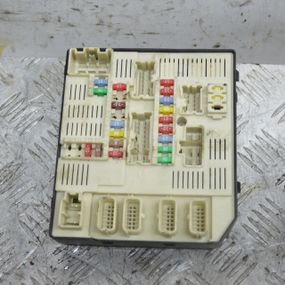 Блок запобіжників Renault Laguna III 2007-2015 модуль комфорту Рено Лагуна 3 284B60014R