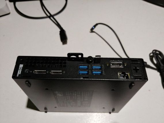 Неттоп Dell OptiPlex 7000 Micro USFF / Intel Core i5-12400T (6 (12) ядер по 1.8 - 4.2 GHz) / 16 GB DDR4 / 256 GB SSD M.2 / Intel UHD Graphics 730 / USB 3.2 / Блок питания в комплекте б/у | Зображення 3