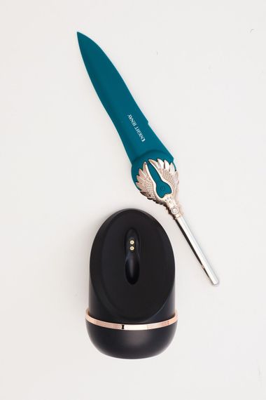 Вишуканий вібратор Knight Jenay FLOWERS & SWORD, маска, стрічка та лубрикант у комплекті | Зображення 4