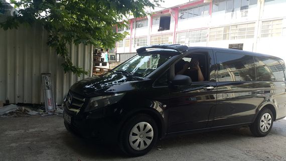 Козырек на лобовое стекло (черный глянец, 5мм) для Mercedes Vito / V W447 2014-2024 гг | Зображення 1
