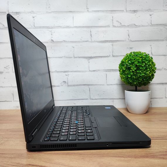 Ноутбук Б-класс Dell Latitude E5550 / 15.6" (1366x768) TN / Intel Core i5-5300U (2 (4) ядра по 2.3 - 2.9 GHz) / 8 GB DDR3 / 128 GB SSD / Intel HD Graphics 5500 / WebCam б/у | Зображення 7