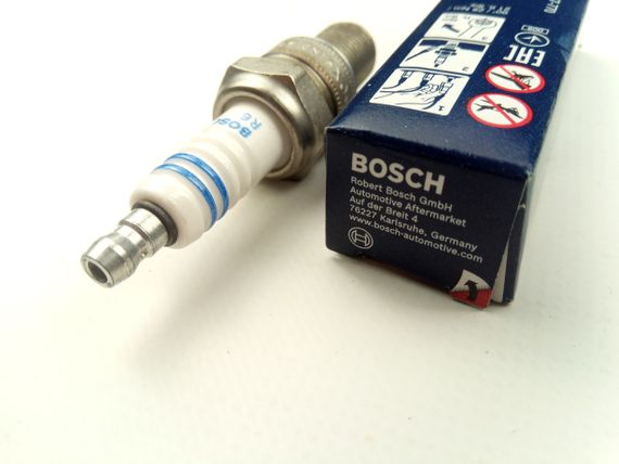 Свічка запалювання BOSCH PLUS WR8DCX +22 (Aveo) (0242229687) Ціна за шт. (94535748) | Зображення 1