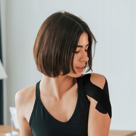 Стрічка кінезіологічна (кінезіо тейп) 4FIZJO 5 см x 5 м 4FJ0539 Black (P-5907739315977) | Зображення 1