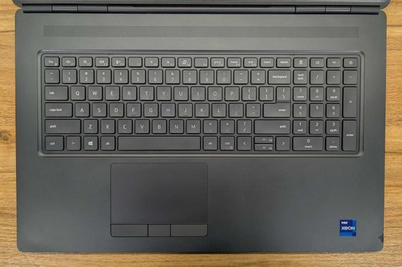 Мобильная рабочая станция Б-класс Dell Precision 7760 / 17.3" (3840x2160) IPS / Intel Xeon W-11855M (6 (12) ядер по 3.2 - 4.9 GHz) / 32 GB DDR4 / 512 GB SSD / nVidia RTX A4000, 8 GB GDDR6, 256-bit / WebCam / Windows 11 б/у + Подарок Беспроводная мышь | Зображення 3