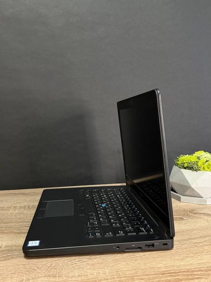 Ультрабук Б-клас Dell Latitude E5470 / 14" (1920x1080) TN / Intel Core i5-6300HQ (4 ядра по 2.3 - 3.2 GHz) / 8 GB DDR4 / 256 GB SSD / Intel HD Graphics 530 / WebCam / Win 11 б/в | Зображення 4