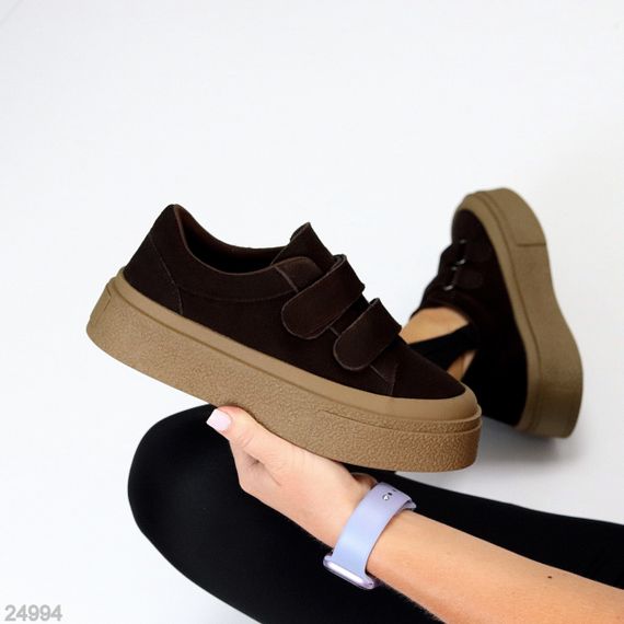 Замшеві кеди на липучках колір гіркий шоколад на потовщеній підошві | Зображення 7