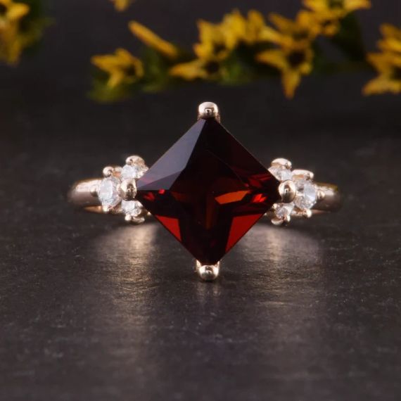 Кольцо из красного золота с гранатом 15.5 | Зображення 4