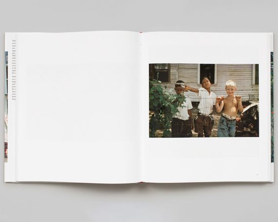 Книга для фотографів про мистецтво фотографії Gordon Parks: Segregation Story альбоми відомих фотографів | Зображення 1