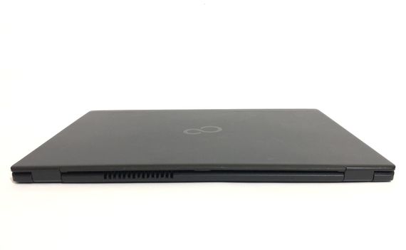 Ультрабук Б-класс Fujitsu LifeBook U939 / 13.3" (1920x1080) IPS / Intel Core i5-8265U (4 (8) ядра по 1.6 - 3.9 GHz) / 16 GB DDR4 / 256 GB SSD / Intel UHD Graphics / WebCam / Win 11 Pro б/у + Подарок Флеш-накопитель Kingston DataTraveler Exodia S 64GB | Зображення 2