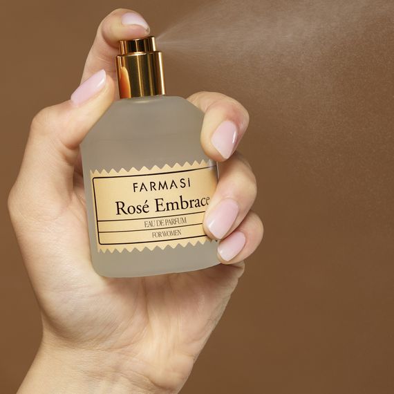 Женская парфюмированная вода Farmasi Rose Embrace 50 мл | Зображення 2
